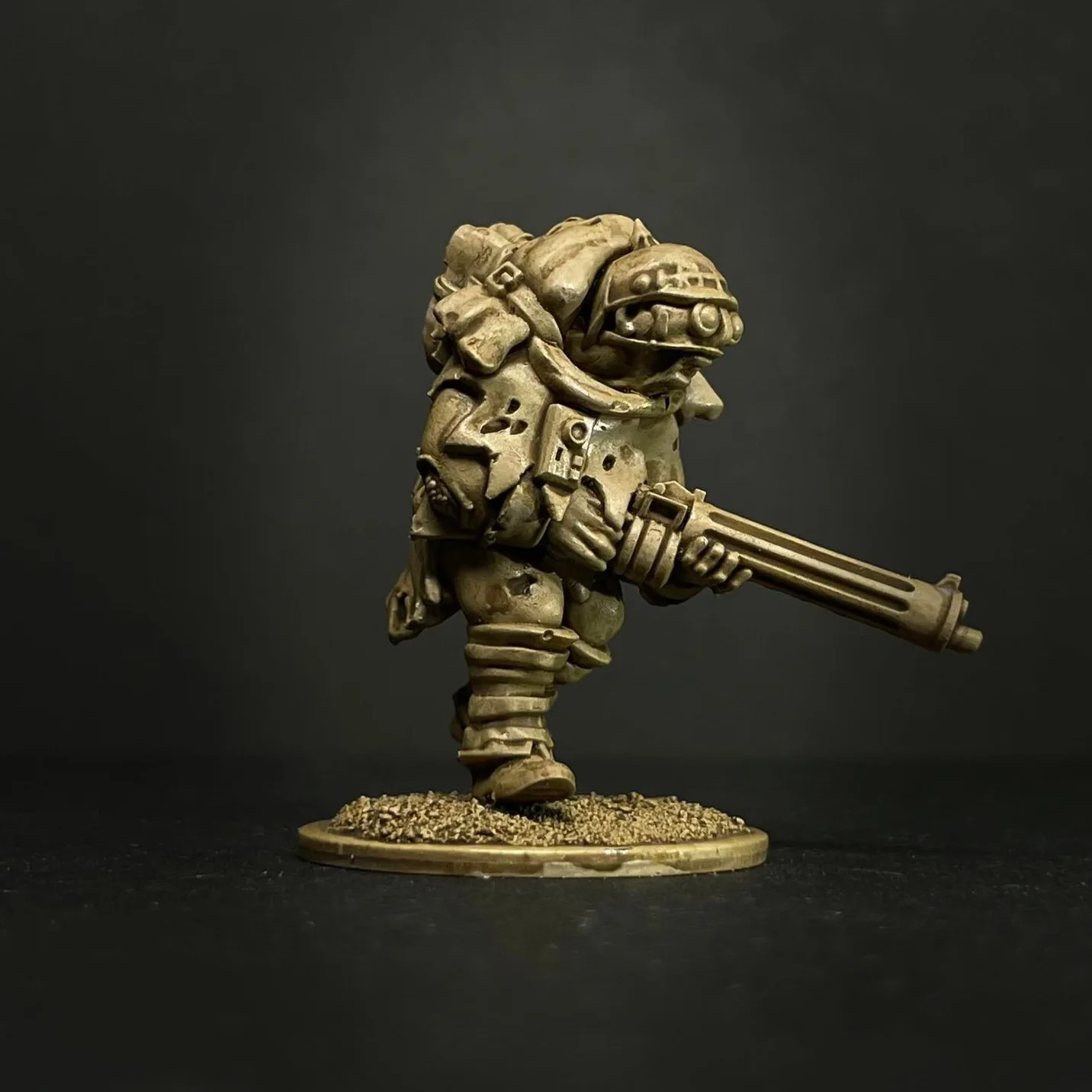 Last War Machine Gunner / Hugo Buzzsaw - Image 3
