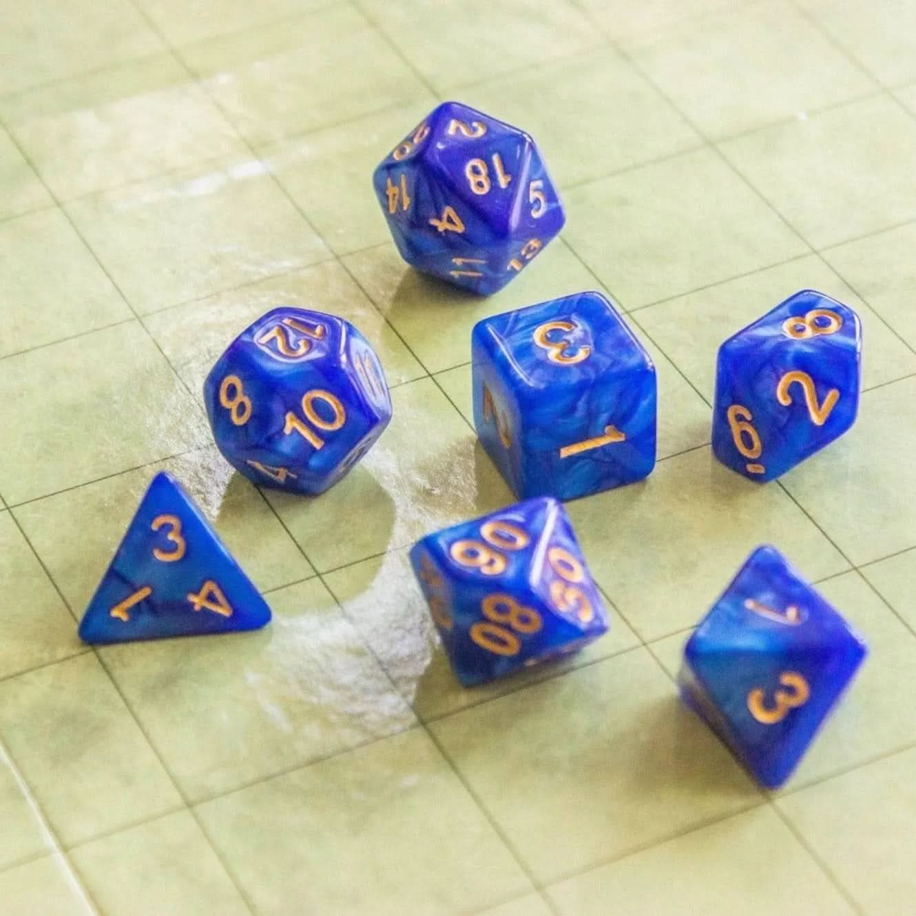 Purple Pearl Dice Set - Image 4